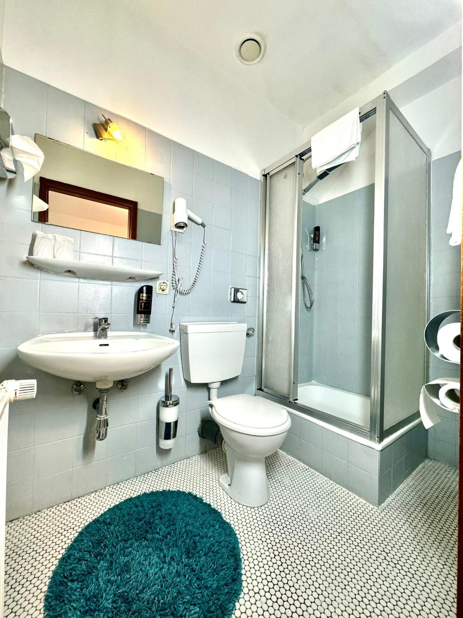Hotel Zum Ruecking Northeim Ngoại thất bức ảnh